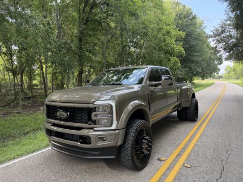 Used 2026 Ford F450 Lariat AWD/4WD image 2