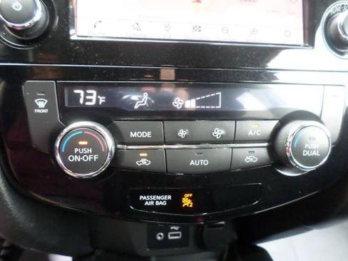 Used 2019 Nissan Rogue SV w/ Premium Package AWD/4WD image 26
