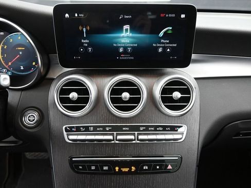 Used 2021 Mercedes-Benz GLC 300 4MATIC image 16