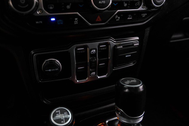 Used 2021 Jeep Wrangler Unlimited Sahara w/ Cold Weather Group AWD/4WD image 25