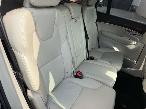 Used 2016 Volvo XC90 T6 Momentum w/ Momentum Plus Package image 8