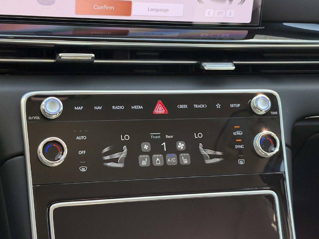Certified 2026 Genesis GV80 2.5T AWD/4WD image 17