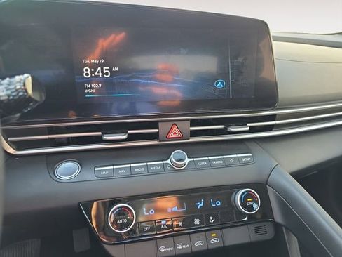 Used 2024 Hyundai Elantra SEL FWD image 10
