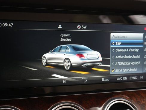 Used 2017 Mercedes-Benz E 300 4MATIC image 47