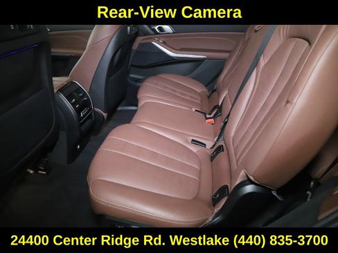 Used 2022 BMW X7 xDrive40i w/ Premium Package AWD/4WD image 17
