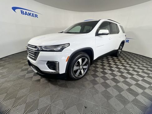 Certified 2023 Chevrolet Traverse LT w/ LT Premium Package AWD/4WD image 1