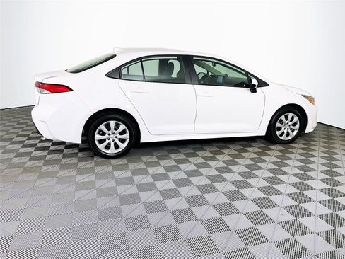 Used 2023 Toyota Corolla LE FWD image 11