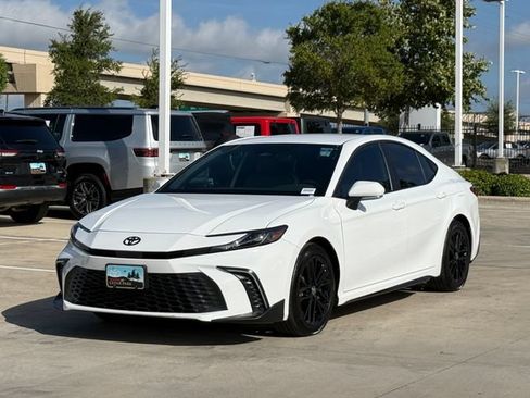 Used 2026 Toyota Camry SE w/ Convenience Package FWD image 7