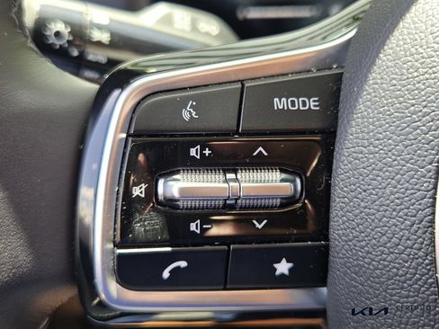 Certified 2026 Kia Carnival FWD image 29
