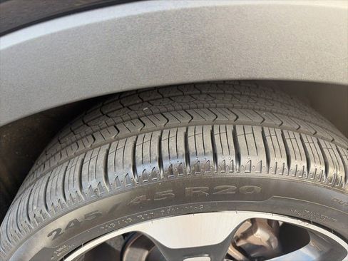 Used 2019 Volvo XC40 T5 Momentum image 20