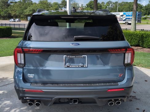 Used 2025 Ford Explorer ST AWD/4WD image 9