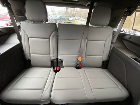 Used 2023 GMC Yukon SLT w/ SLT Premium Package image 34