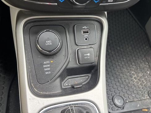 Certified 2021 Jeep Compass Latitude w/ Convenience Group image 12