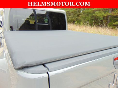 Certified 2023 Jeep Gladiator Overland image 16