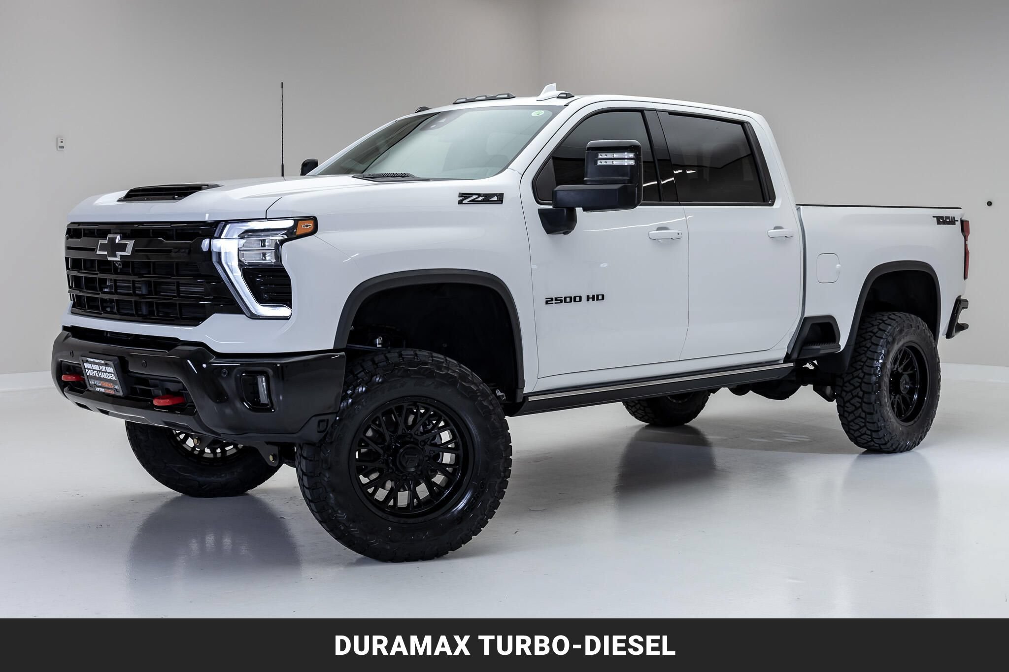 Used 2025 Chevrolet Silverado 2500 LTZ w/ LTZ Plus Package AWD/4WD image 5