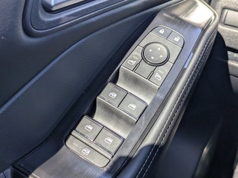 Certified 2025 Nissan Rogue SV image 25