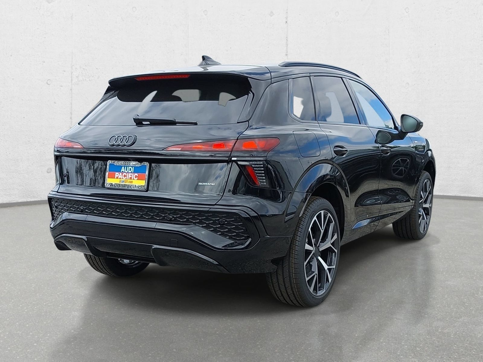 New 2026 Audi Q3 quattro 2.0T AWD/4WD image 5