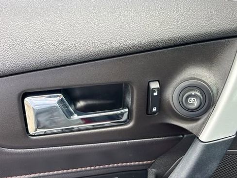 Used 2014 Ford Edge SEL image 9