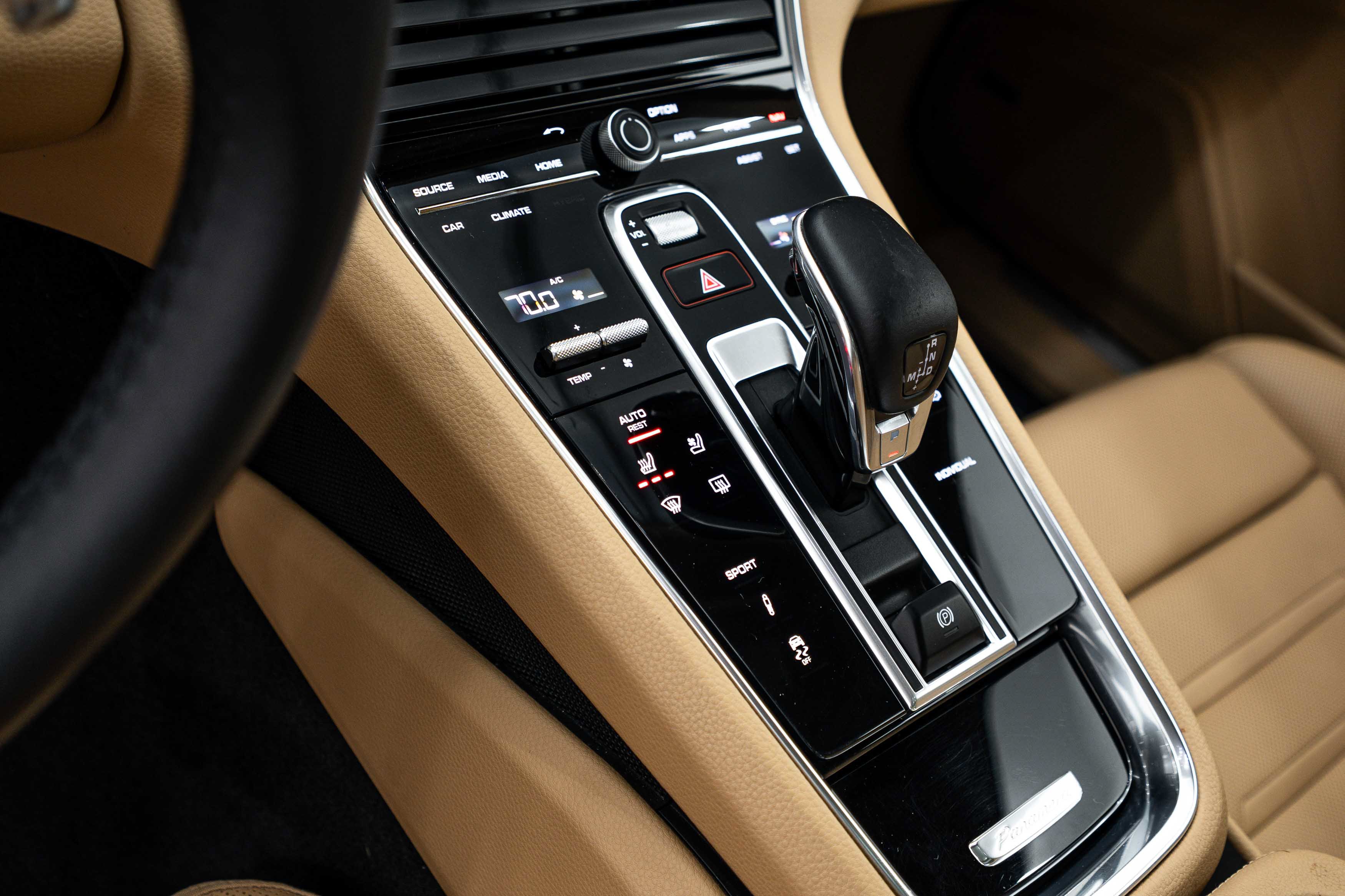Certified 2020 Porsche Panamera 4 AWD/4WD image 18