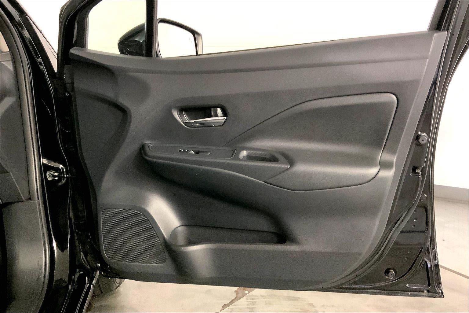 Used 2025 Nissan Versa SV FWD image 23