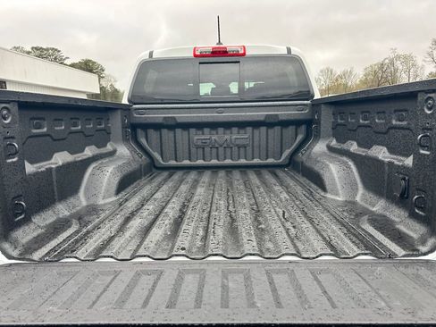 Used 2025 GMC Canyon Denali image 19