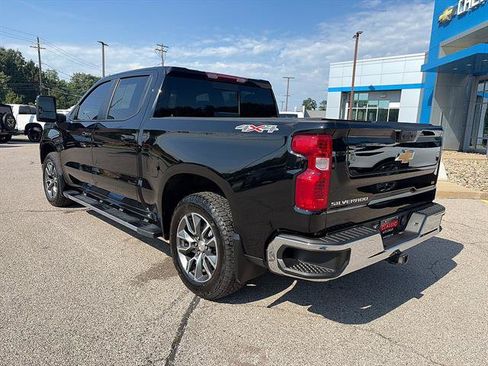 Used 2025 Chevrolet Silverado 1500 LT w/ Leather Package AWD/4WD image 4