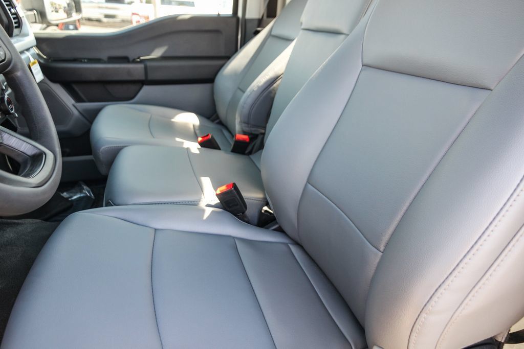 New 2024 Ford F550 Luxury RWD image 19