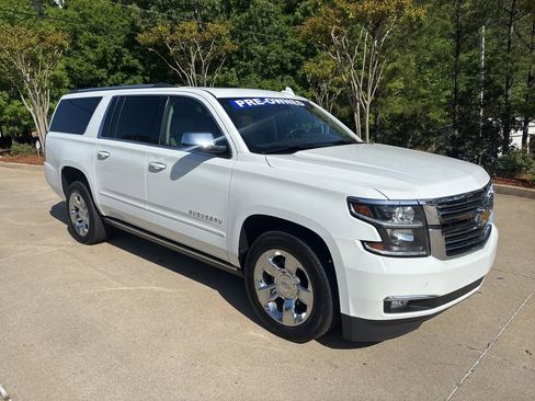 Used 2018 Chevrolet Suburban Premier image 4