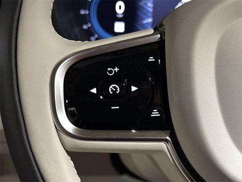 New 2025 Volvo XC60 B5 Ultra w/ Protection Package Premier AWD/4WD image 10