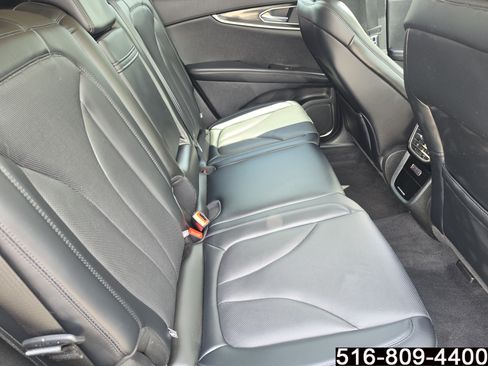 Used 2023 Lincoln Nautilus Reserve AWD/4WD image 31