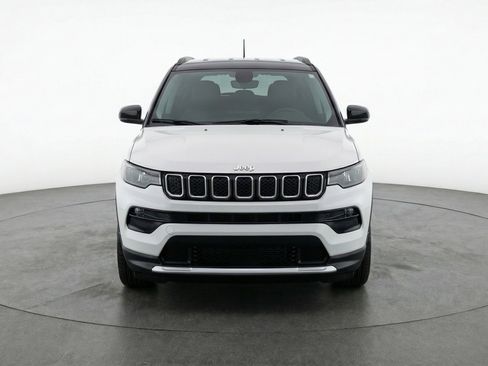 Used 2025 Jeep Compass Limited AWD/4WD image 2