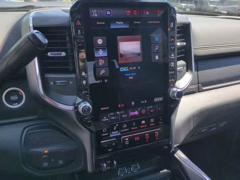 New 2026 RAM 2500 Laramie AWD/4WD image 32