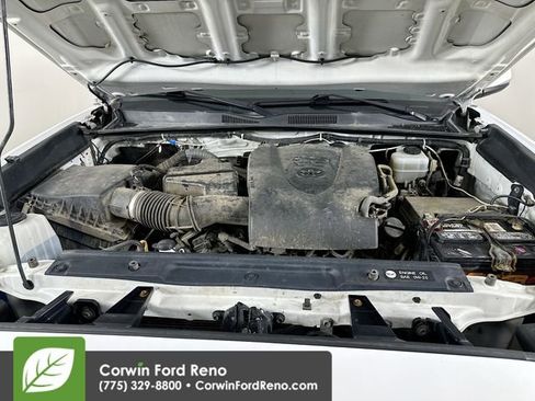 Used 2017 Toyota Tacoma TRD Off-Road image 29