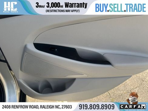 Used 2021 Hyundai Tucson SE w/ Cargo Package image 13