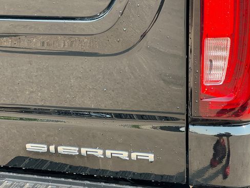 Used 2025 GMC Sierra 1500 Denali w/ Denali Reserve Package AWD/4WD image 23