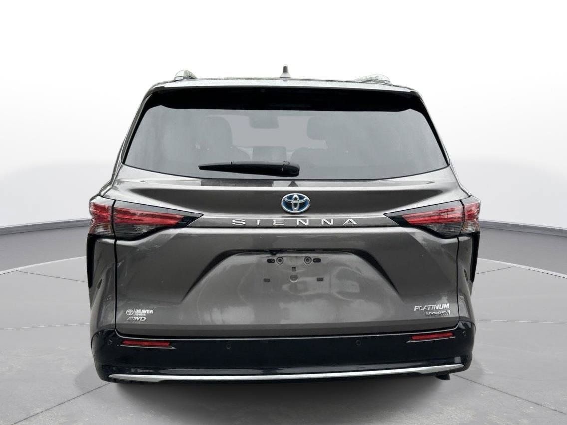 Used 2023 Toyota Sienna Platinum AWD/4WD image 7