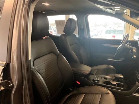 Used 2024 Ford Ranger Lariat w/ FX4 Off-Road Package image 11