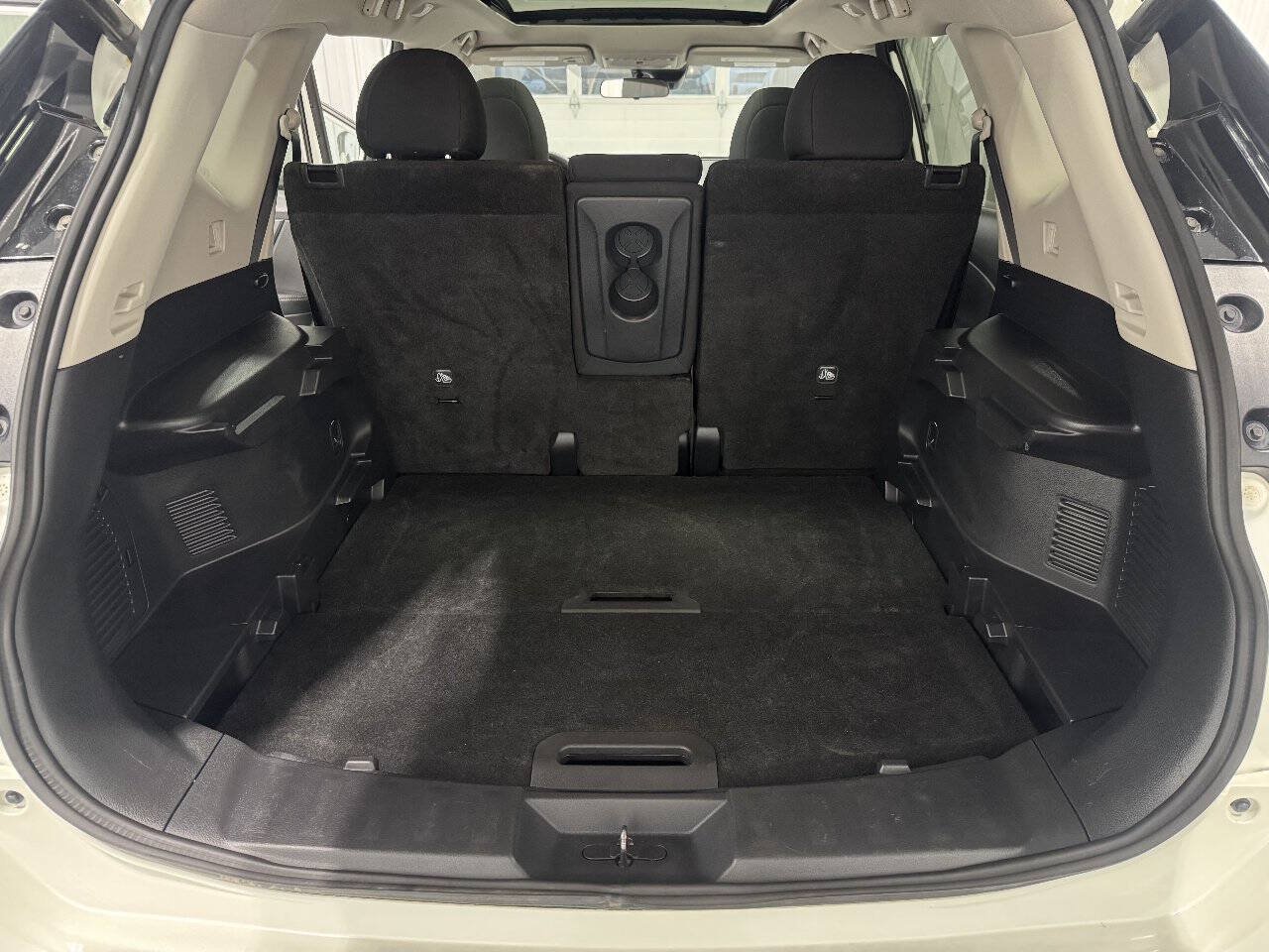 Used 2020 Nissan Rogue SV AWD/4WD image 12