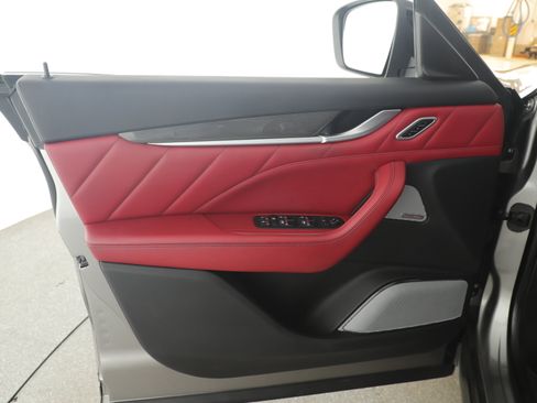 Used 2019 Maserati Levante S GranSport image 20