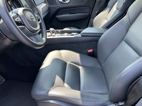 Certified 2023 Volvo XC60 B5 Plus AWD/4WD image 28