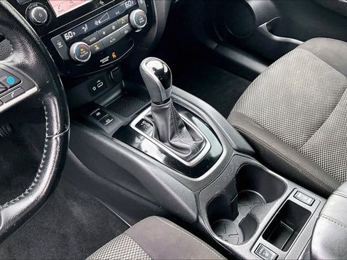 Used 2019 Nissan Rogue Sport SV w/ Technology Package FWD image 15