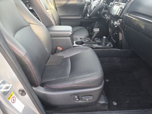 Used 2018 Toyota 4Runner TRD Off-Road Premium image 17