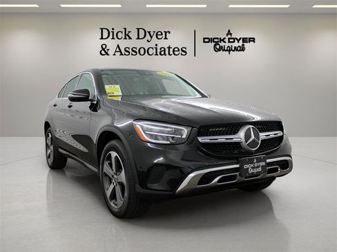 Used 2022 Mercedes-Benz GLC 300 4MATIC Coupe image 9