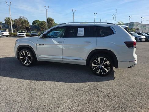 Used 2025 Volkswagen Atlas SEL Premium R-Line image 9