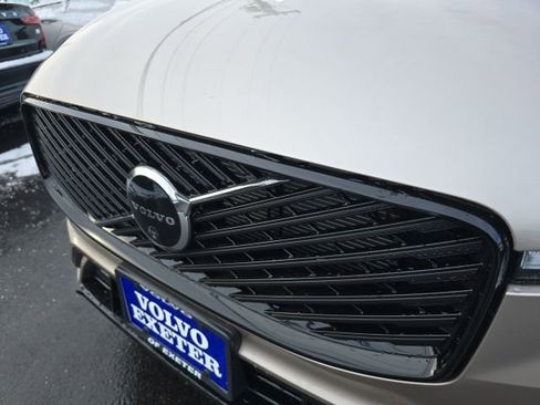 New 2026 Volvo XC60 B5 Ultra w/ Protection Package Premier AWD/4WD image 11