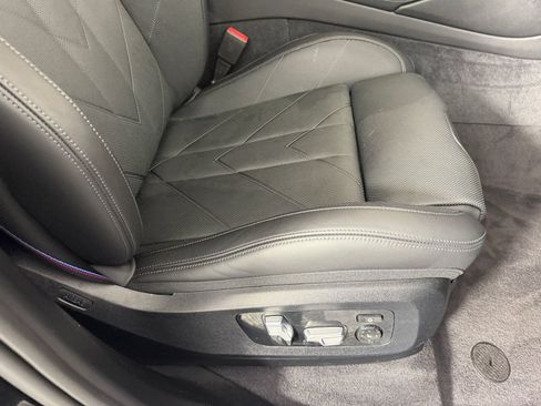Used 2023 BMW XM AWD/4WD image 33