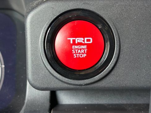 Used 2025 Toyota Tacoma TRD Off-Road AWD/4WD image 29