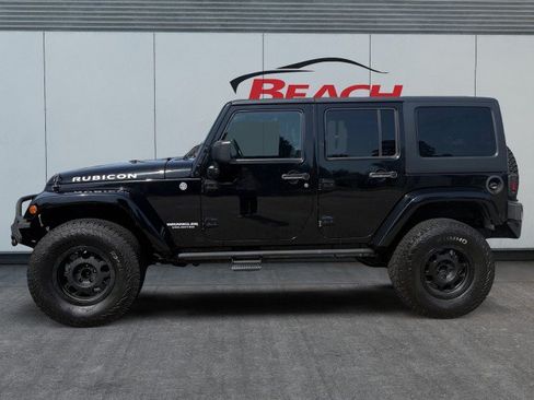 Used 2012 Jeep Wrangler Unlimited Rubicon w/ Connectivity Group AWD/4WD image 7
