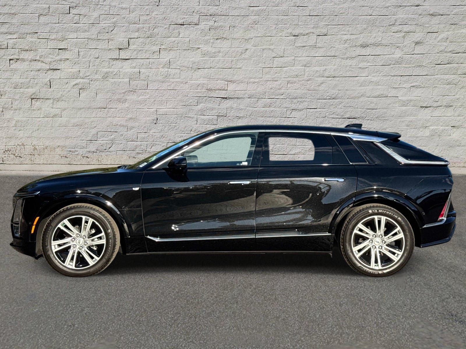 Used 2024 Cadillac Lyriq Tech w/ Driver Assist Package RWD image 2