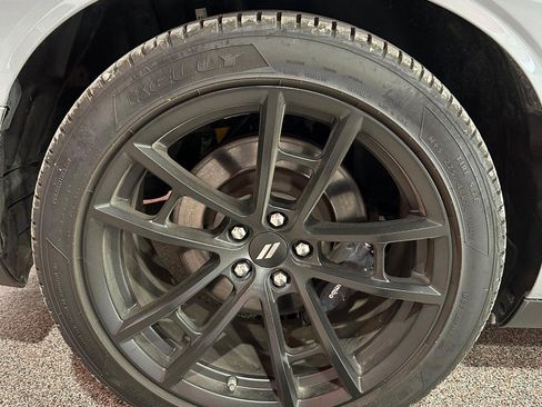 Used 2022 Dodge Challenger R/T w/ Plus Package image 9